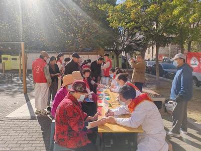 愛心義診情暖睦鄰——青島市胸科醫(yī)院到梅庵新區(qū)開展健康義診活動(dòng)